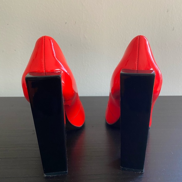 Shoes - Picture 4 of 9